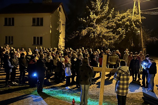 Nabożeństwo Drogi Krzyżowej ulicami naszej parafii