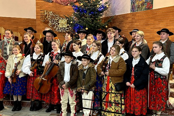  Zespół Słopniczanie z koncertem kolęd w naszej parafii.